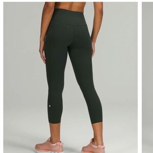 Lululemon Base Pace Crops size 16